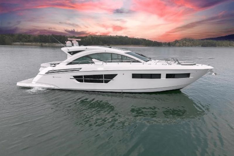 2017 Cruisers Yachts 60 Cantius