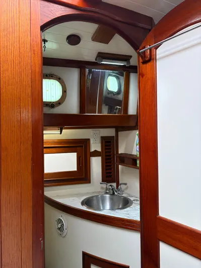 Conmara Yacht Photos Pics 