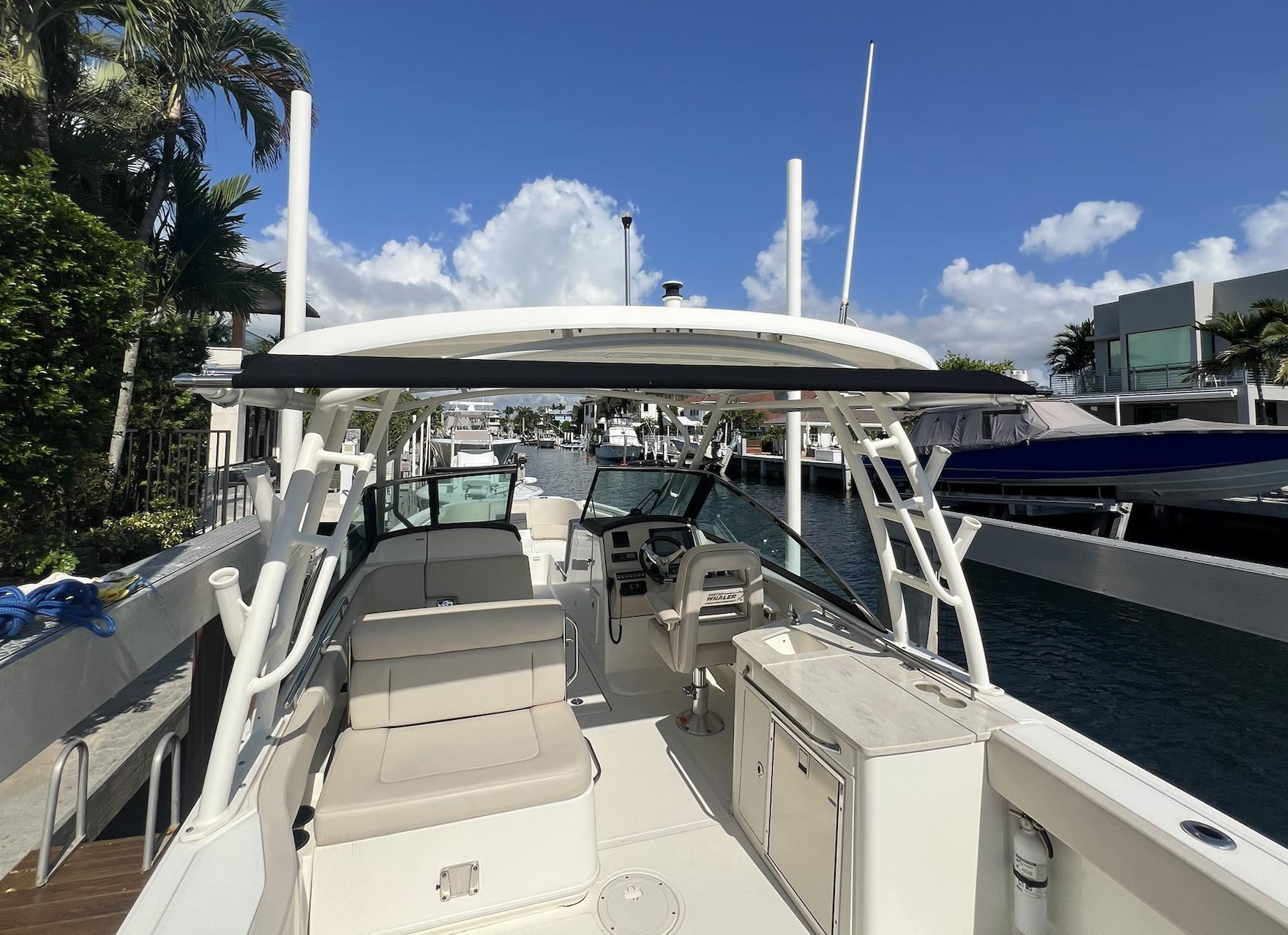 2019 Boston Whaler 270 Vantage Dual Console for sale - YachtWorld