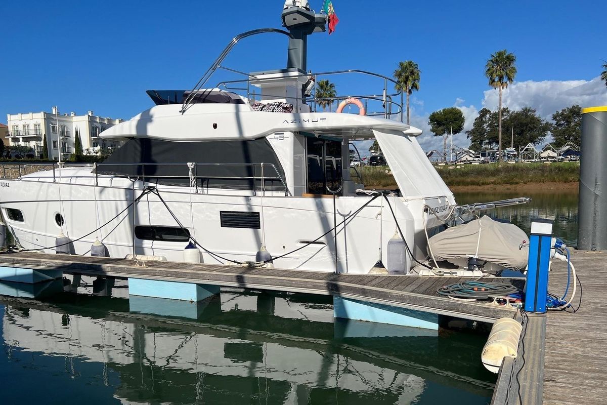 2020 Azimut 43 
