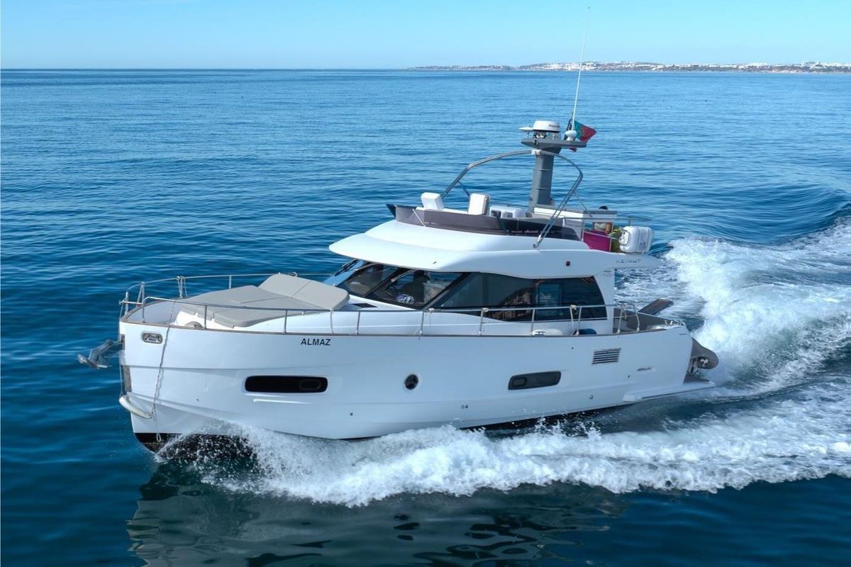 2020 Azimut 43 