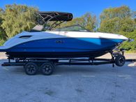 2022 Sea Ray SDX 250