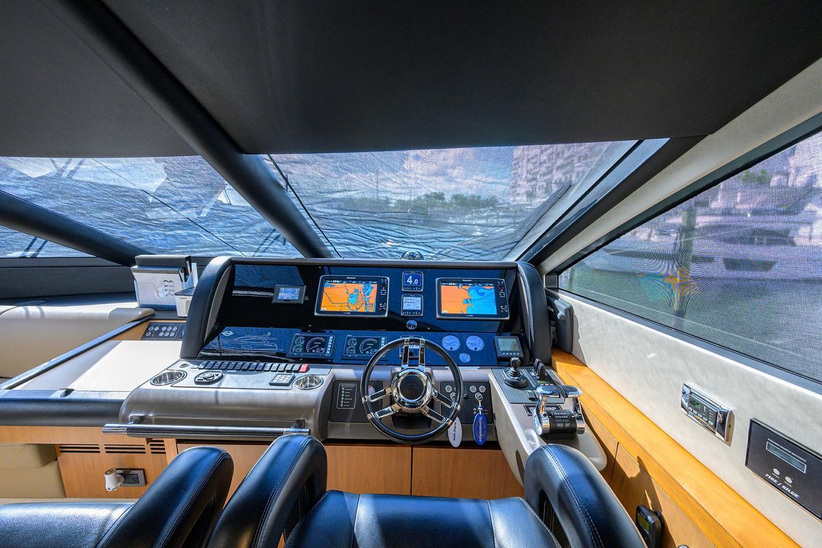 2014 Sunseeker 73 