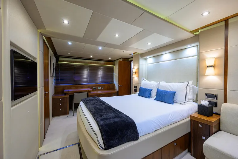 Catch The Wave Yacht Photos Pics Luxurious bedroom interior of 2014 Sunseeker Manhattan 73 yacht with modern design.