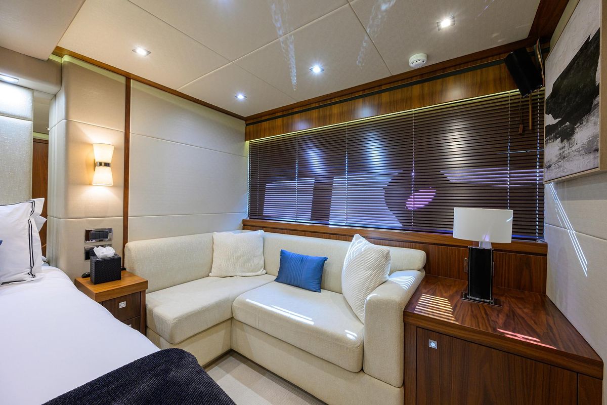 2014 Sunseeker 73 