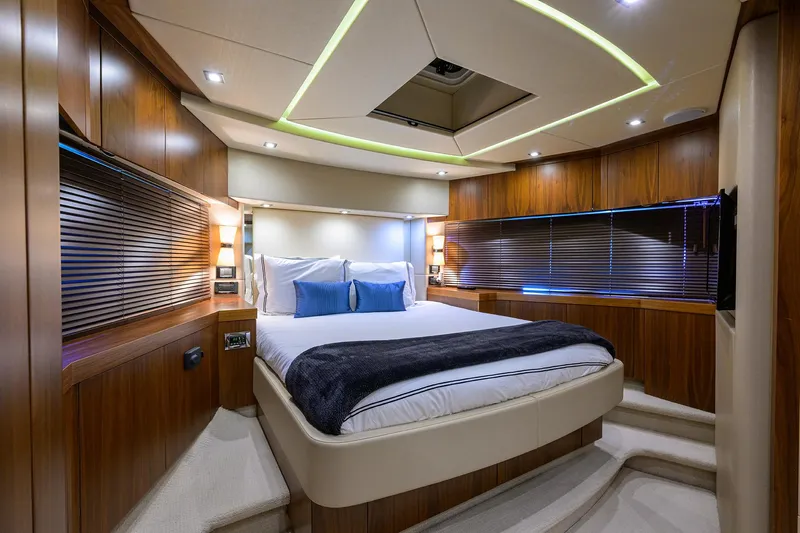 Catch The Wave Yacht Photos Pics Luxurious bedroom interior of 2014 Sunseeker Manhattan 73 yacht with modern design.