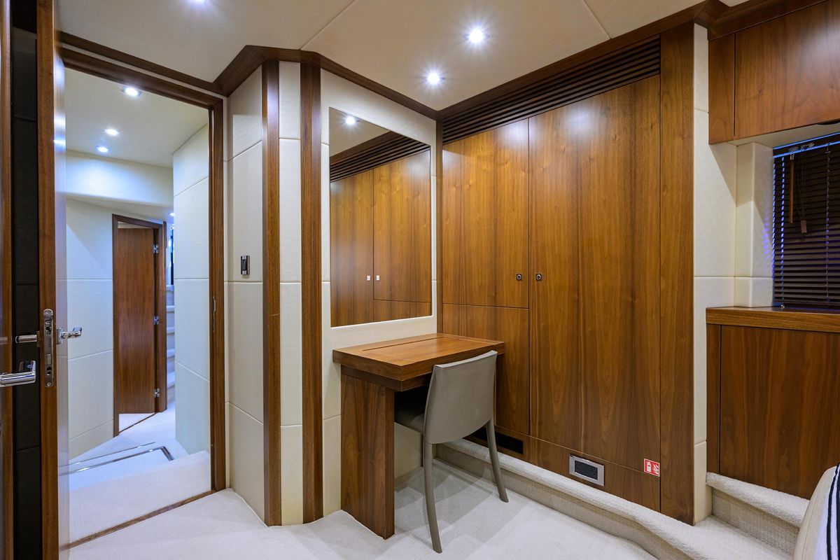 2014 Sunseeker 73 