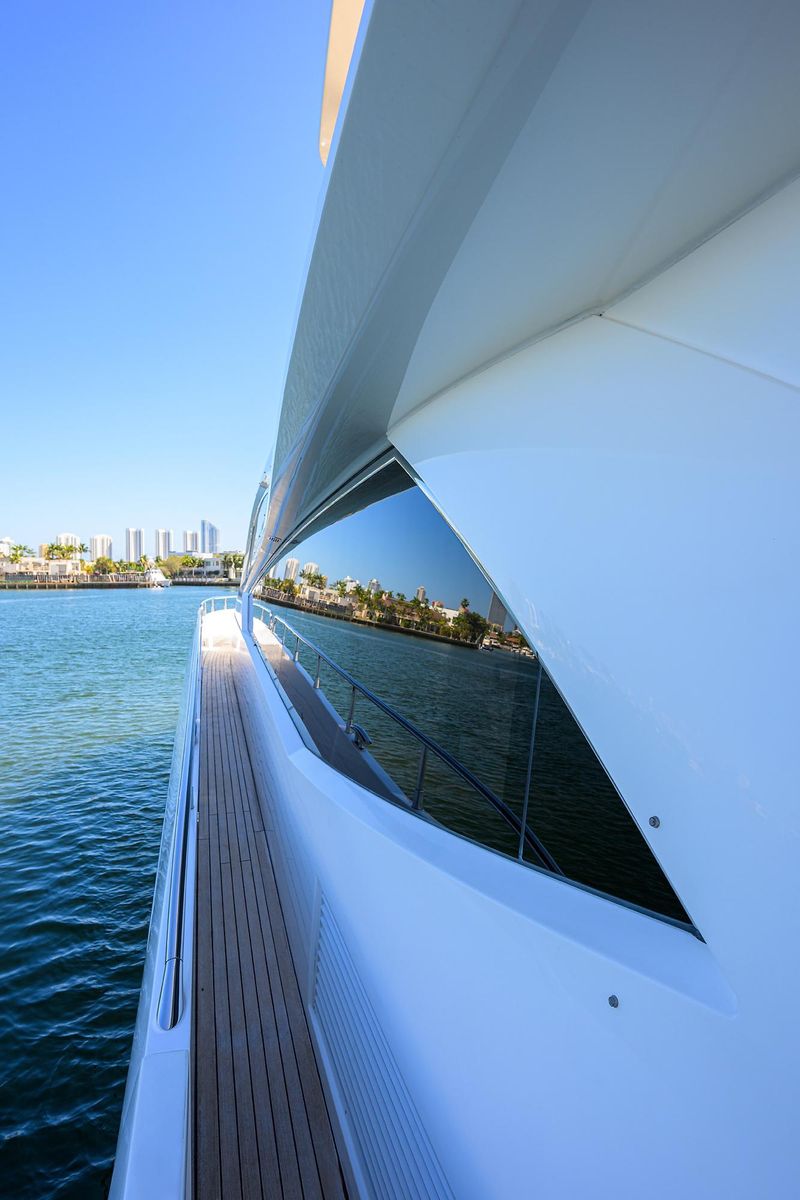 2014 Sunseeker 73 