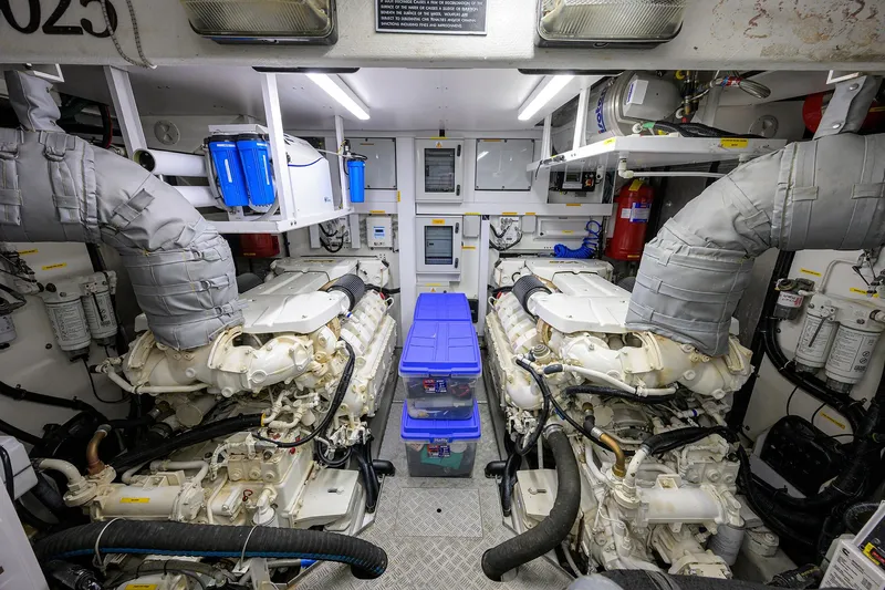 Catch The Wave Yacht Photos Pics 