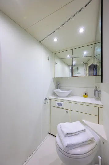 Catch The Wave Yacht Photos Pics 