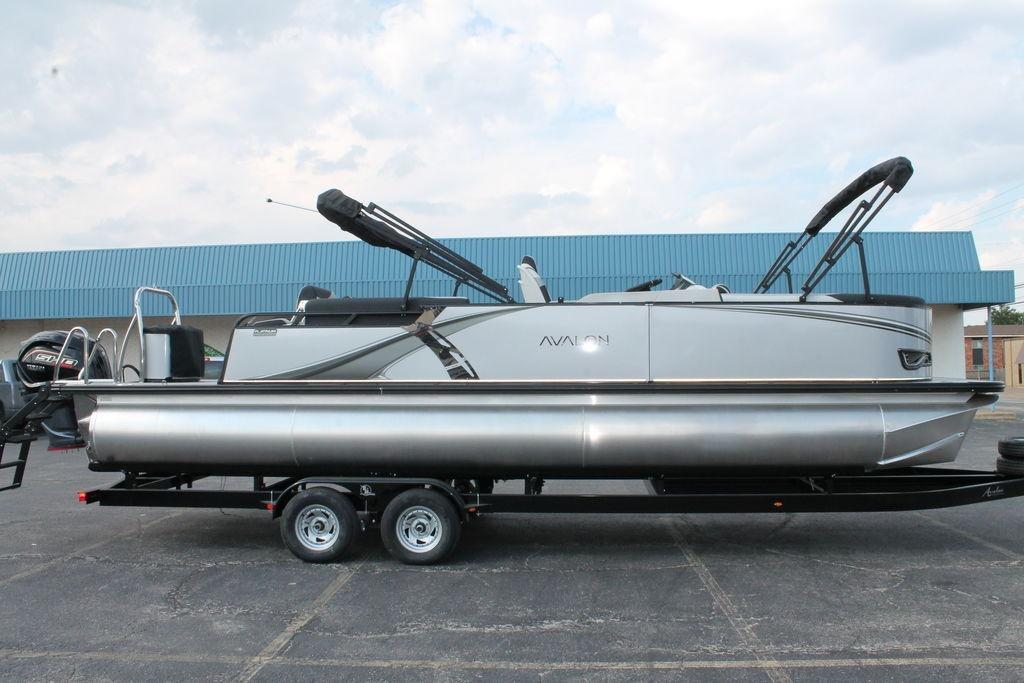 Avalon LSZ Quad Lounge Shift