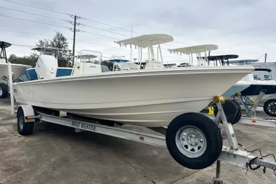 Hewes Redfisher 21