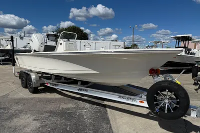Hewes Redfisher 21