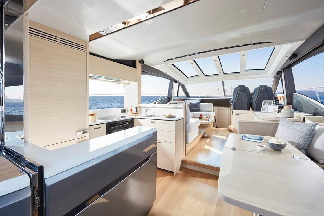 2019 Princess 62 