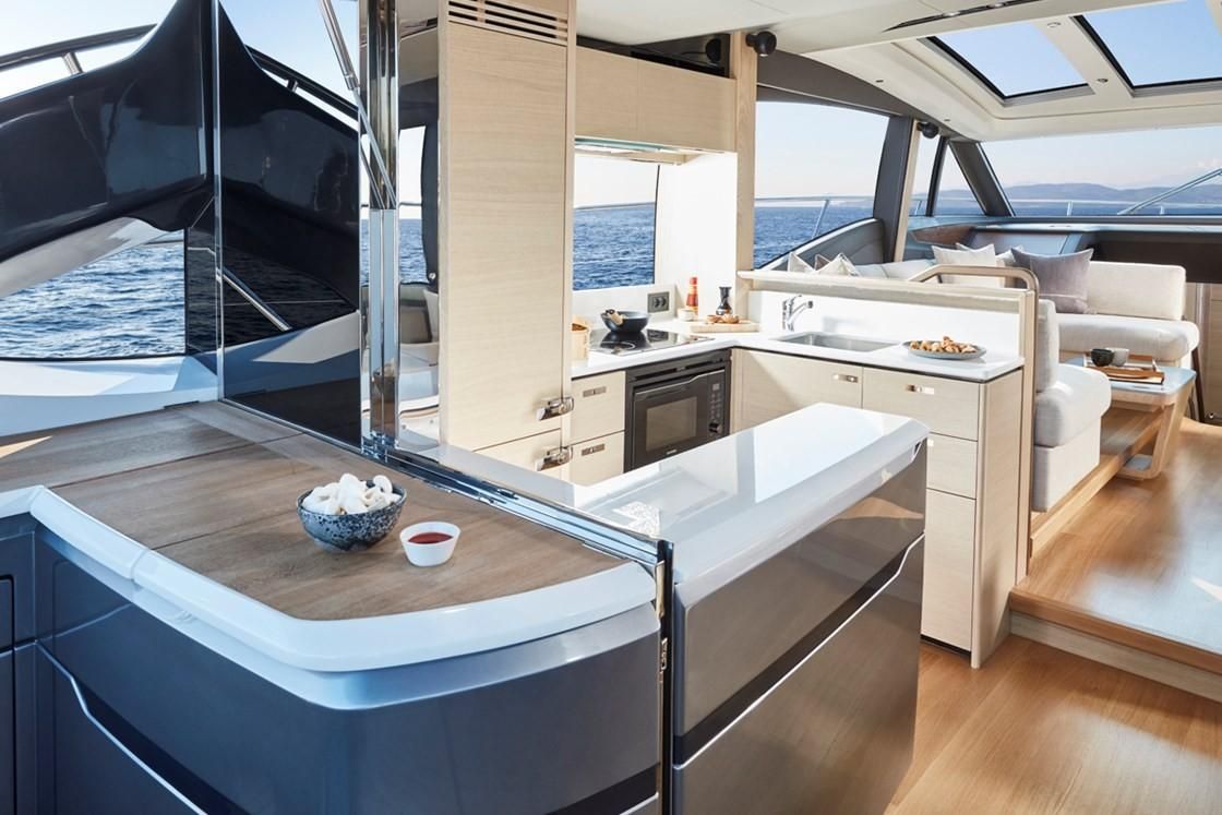 2019 Princess 62 