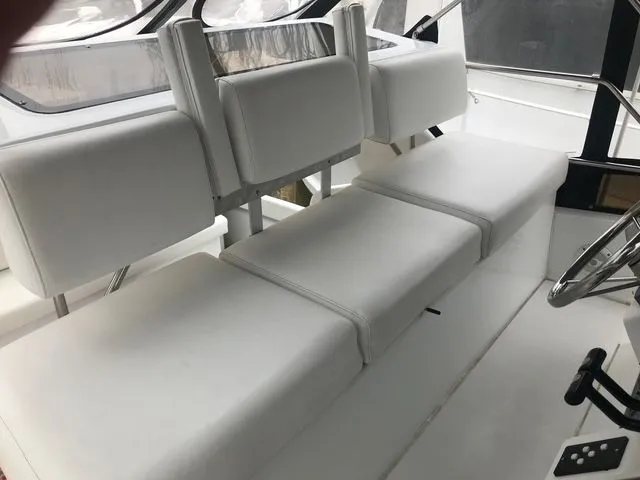 Bottoms Up Yacht Photos Pics Interior of Silverton 442 Cockpit Motor Yacht, year 1996.