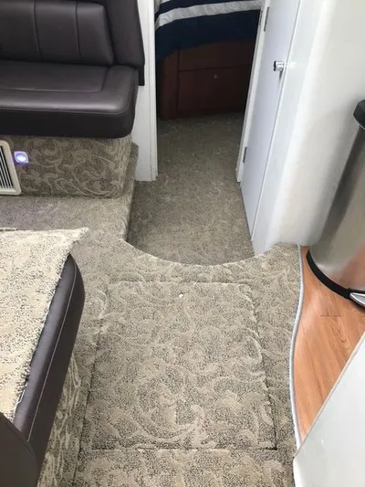 Bottoms Up Yacht Photos Pics Interior of 1996 Silverton 442 Cockpit Motor Yacht.