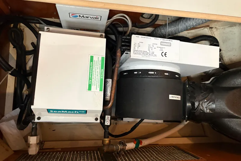 Tru Blu Yacht Photos Pics SeaMach air conditioning unit in a 2010 Hunter 39 boat, featuring Marvair components.