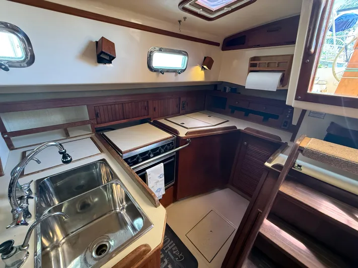 Nikki Yacht Photos Pics 