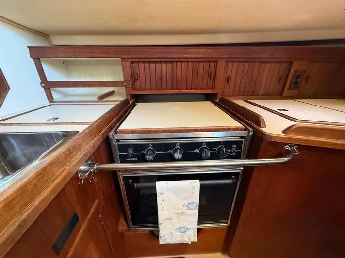 Nikki Yacht Photos Pics 