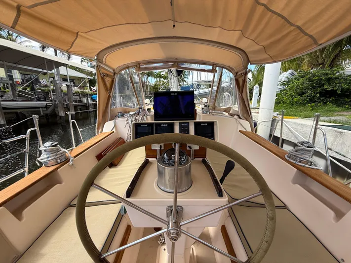 Nikki Yacht Photos Pics 