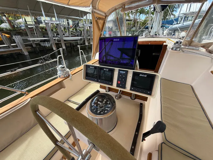 Nikki Yacht Photos Pics 