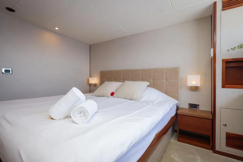 Sissi Yacht Photos Pics DOUBLE CABIN