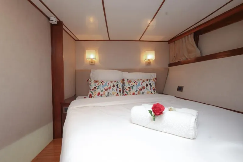 Sissi Yacht Photos Pics DOUBLE CABIN
