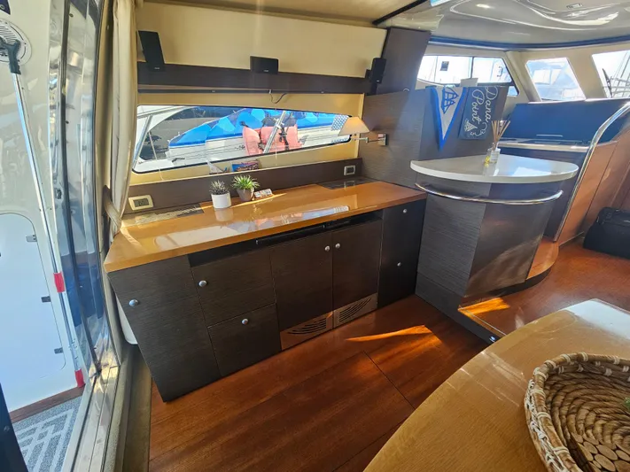 Giddy Up Yacht Photos Pics 