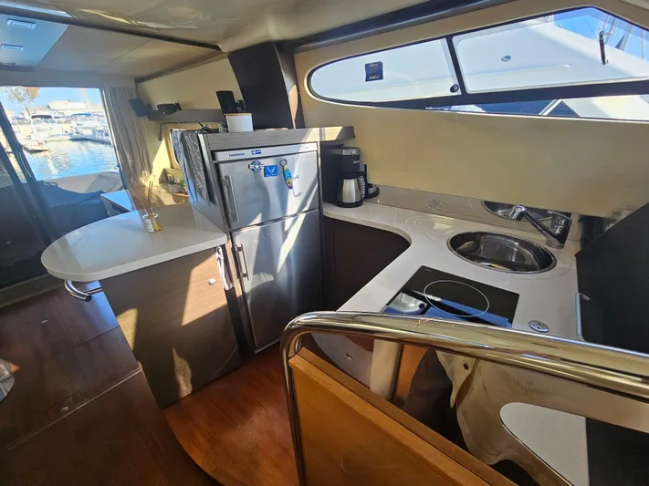 Giddy Up Yacht Photos Pics 