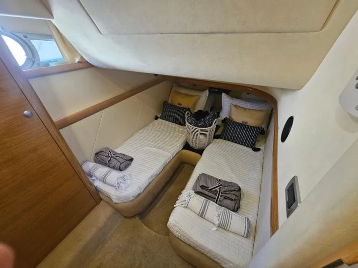 Giddy Up Yacht Photos Pics 