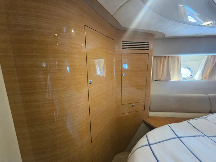 Giddy Up Yacht Photos Pics 