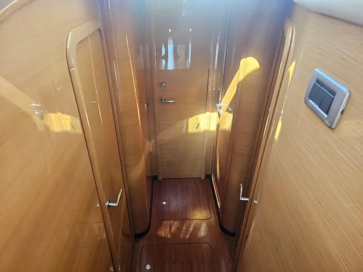 Giddy Up Yacht Photos Pics 