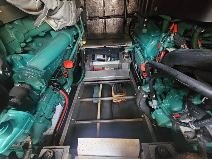 Giddy Up Yacht Photos Pics 