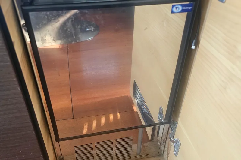 Giddy Up Yacht Photos Pics 