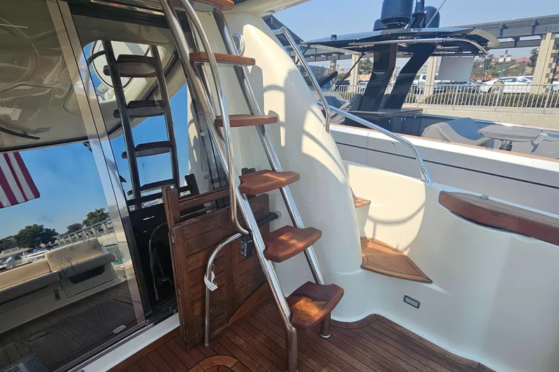 Giddy Up Yacht Photos Pics 