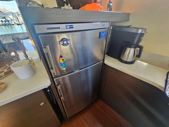 Giddy Up Yacht Photos Pics 