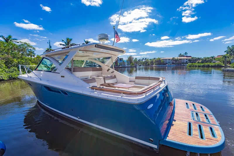 Blue Yacht Photos Pics 