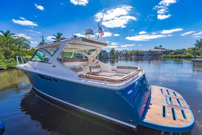 Tiara Yachts 3100 Coronet