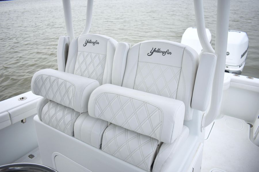 2021 Yellowfin 29 Center Console