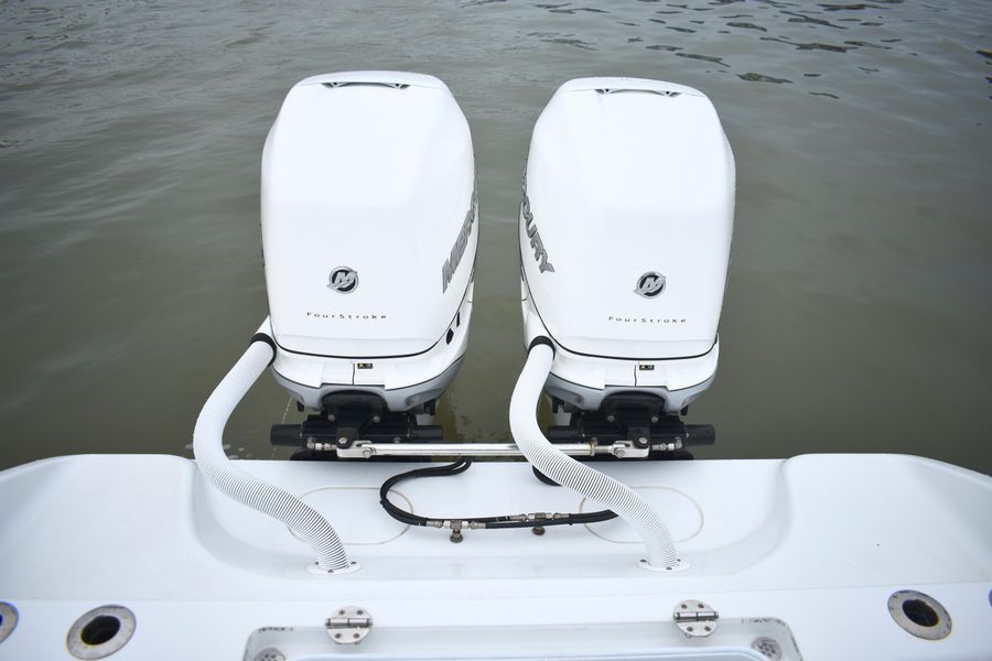 2021 Yellowfin 29 Center Console