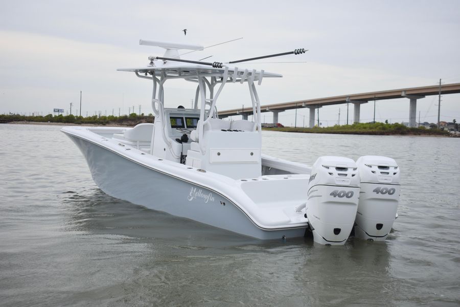 2021 Yellowfin 29 Center Console