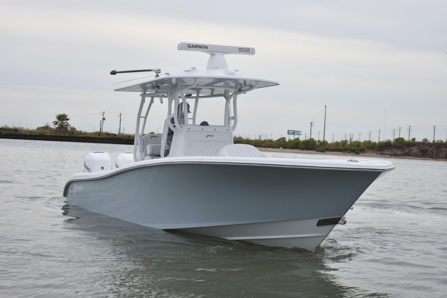 2021 Yellowfin 29 Center Console