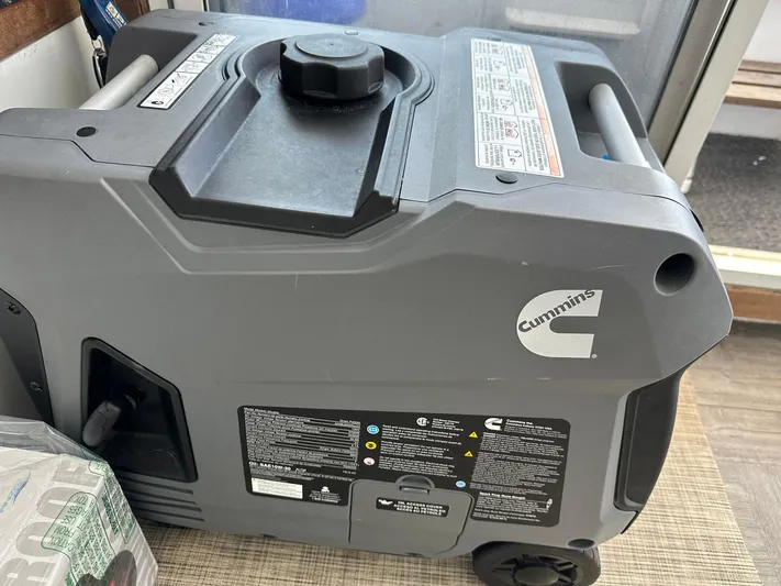 Sola Fide Yacht Photos Pics Cummins portable generator on a yacht, Russell Yachts Crowther, 1993 model.