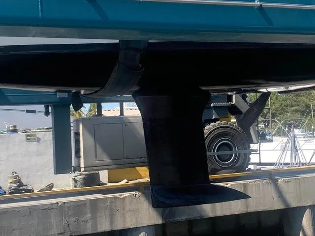  Yacht Photos Pics Keel of 2002 Jeanneau Sun Odyssey 40 sailboat in dry dock.