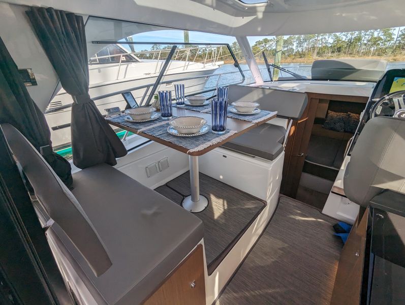 2022 Beneteau Antares 9