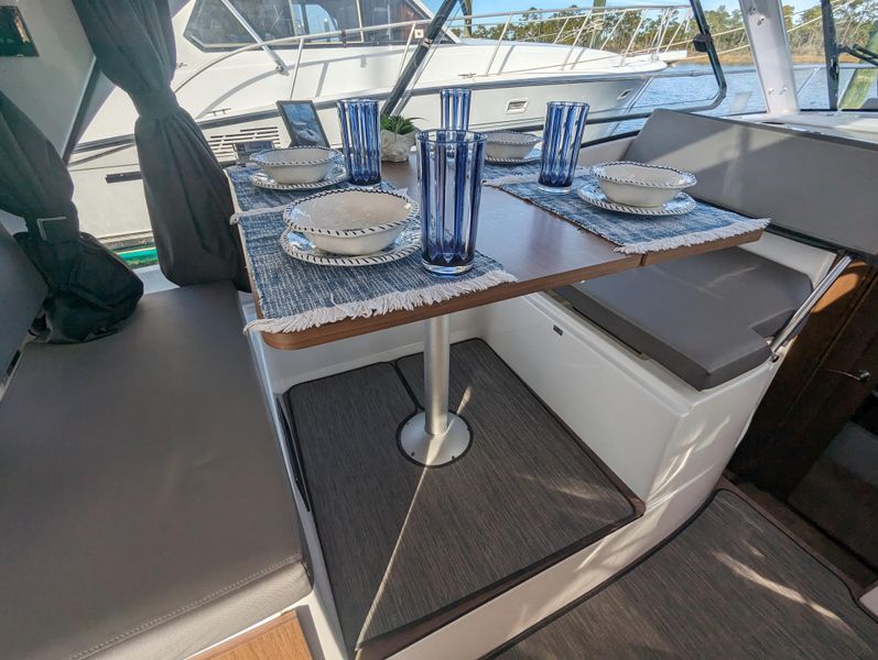 2022 Beneteau Antares 9