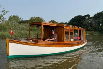 1906 Classic Motor Launch