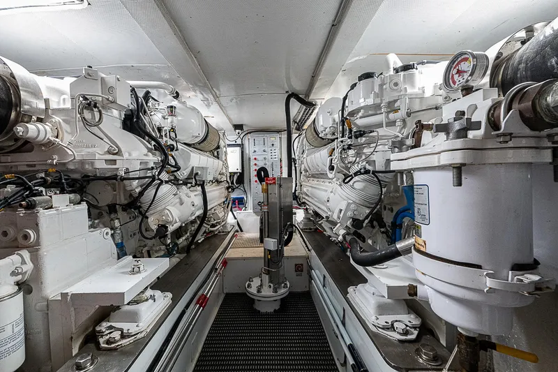 Legal Holiday Yacht Photos Pics 