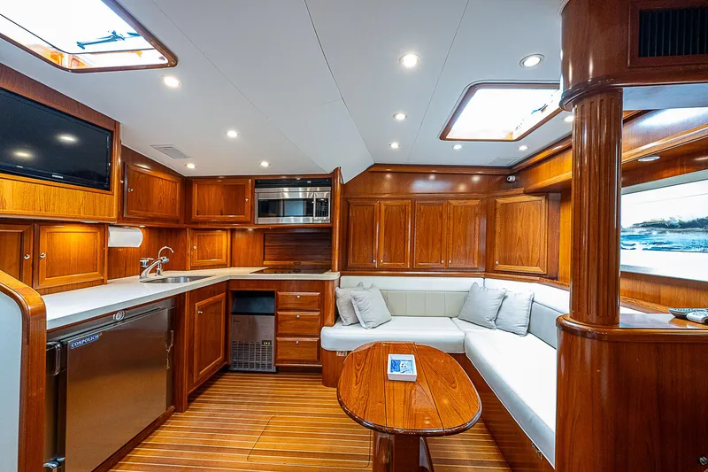 Legal Holiday Yacht Photos Pics Donzi 58 Legal Holiday - Interior Cabin